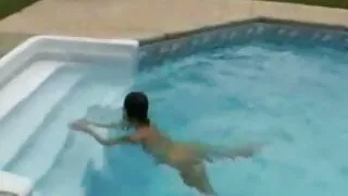 قضيبه الصغير إلى حد سكسي اجنبي التحميل ما مطعون امرأة سمراء في الحمار