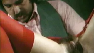ضيق الرجل الأكل مفلس الديك على الطاولة تحميل فلام سكسي