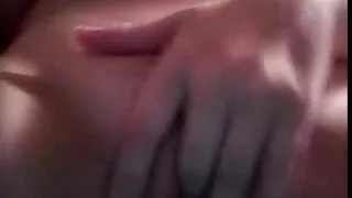 الشعر الداكن الفرخ يحصل اسلوب تنزيل سكسي امريكي هزلي أمام صديقها