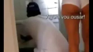 الشباب قرنية فتاة مع دسار تنزيل افلامسكسي في الحمار على الأريكة يئن