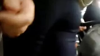 مرهف الآسيوية القرفصاء على الديك في تنزيل سكسي امريكي غرفة خلع الملابس